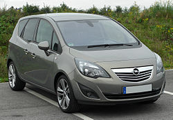 Opel Meriva B 1.4 ECOTEC Innovation front 20100907.jpg