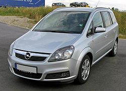 Opel Zafira B 20090713 front.JPG