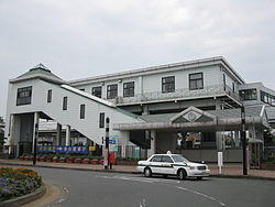Tobu-railway-tojo-main-line-Musashi-ranzan-station-east-entrance.jpg