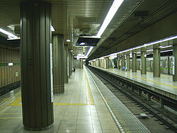 Toei-ojima-platform.jpg