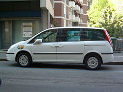 Side-view of Fiat Ulysse II