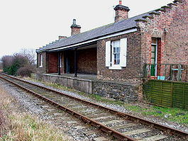 Crakehall railway station in 2006.jpg
