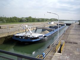 Marckolsheim Lock with Dutch barge.JPG