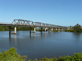 Pacific Hwy bridge Taree.jpg