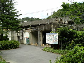 Kintetsu Nishi-aoyama station 01.jpg