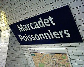 Station Marcadet Poissonniers Ligne 4 - Plaque 26-03-05.jpg