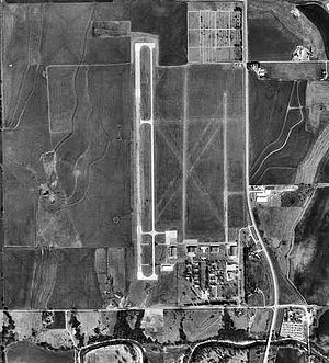Chickasaw Municipal Airport-OK-19Feb1995-USGS.jpg