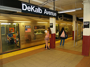 DeKalb Avenue (BMT Fourth Avenue Line) by David Shankbone.jpg