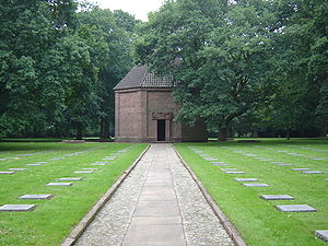 Menen - Deutscher Soldatenfriedhof 6.jpg