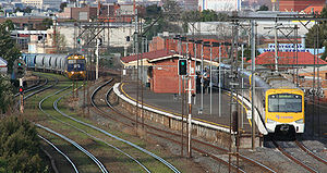 Looking towards Melbourne and Middle Footscray station