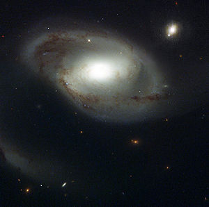 NGC 4319 I HST2002.jpg