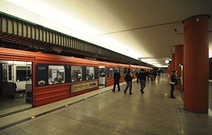 Nydalen T-banestasjon med T1300.jpg