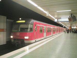 S3 train to Bad Soden at Hauptbahnhof low level, ET 420