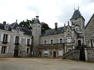 Saint-Priest-les-Fougères Oche château (2).JPG
