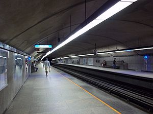 Station metro Cote-des-Neiges Montreal.jpg