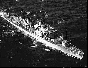 USS Fiske (DD-842) underway in the Atlantic Ocean, on 18 October 1971.