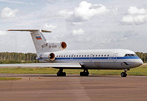 Yakovlev Yak-42D RA-42401 Chelal DOM 31.08.94R edited-2.jpg
