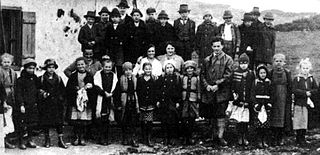Ludwig Wittgenstein and pupils in Puchberg.jpg