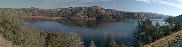 Don-Pedro-Lake-Panorama-2005-11-24.jpg