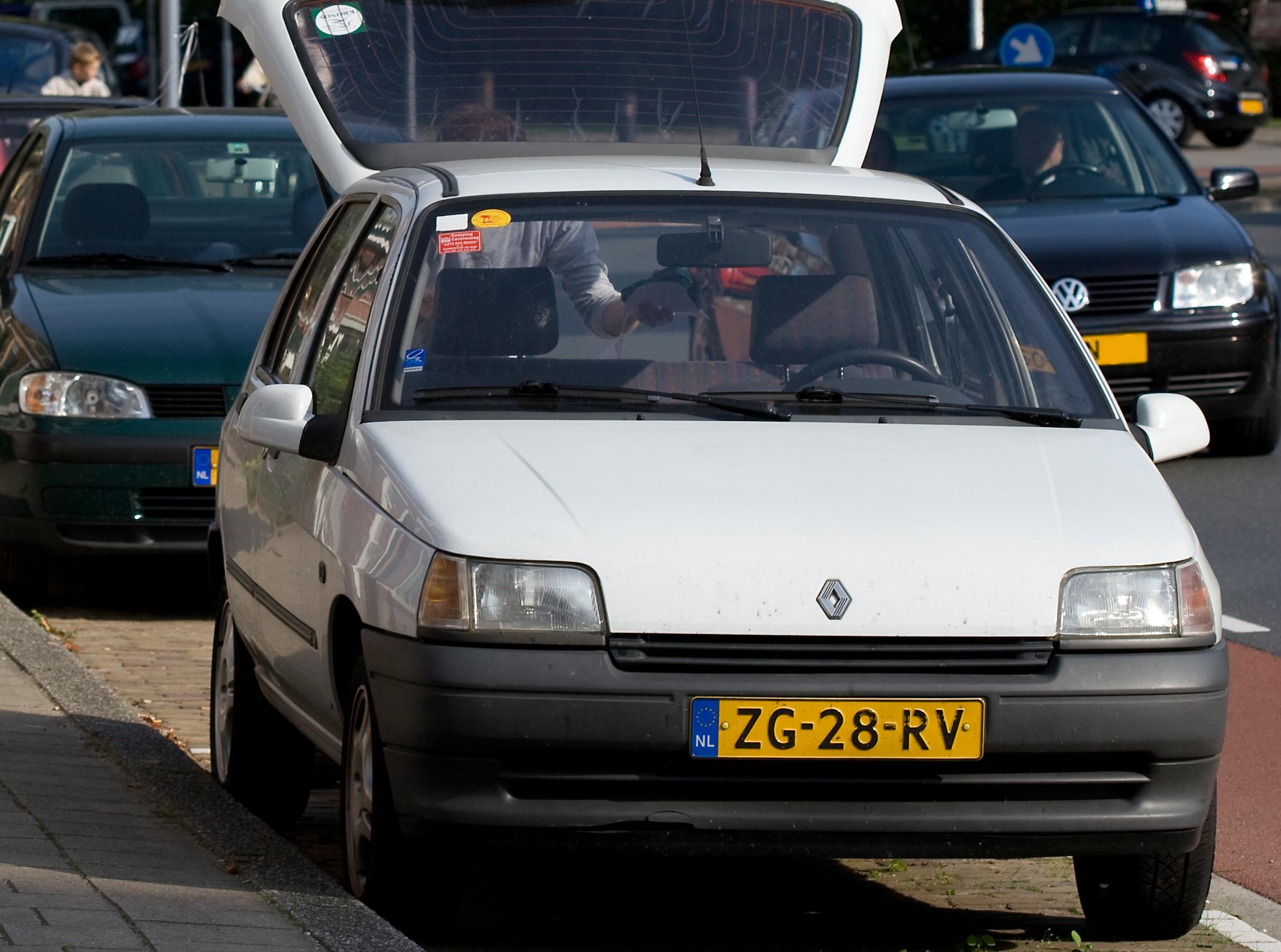 File:Renault Clio III 20090527 rear.JPG - Wikipedia