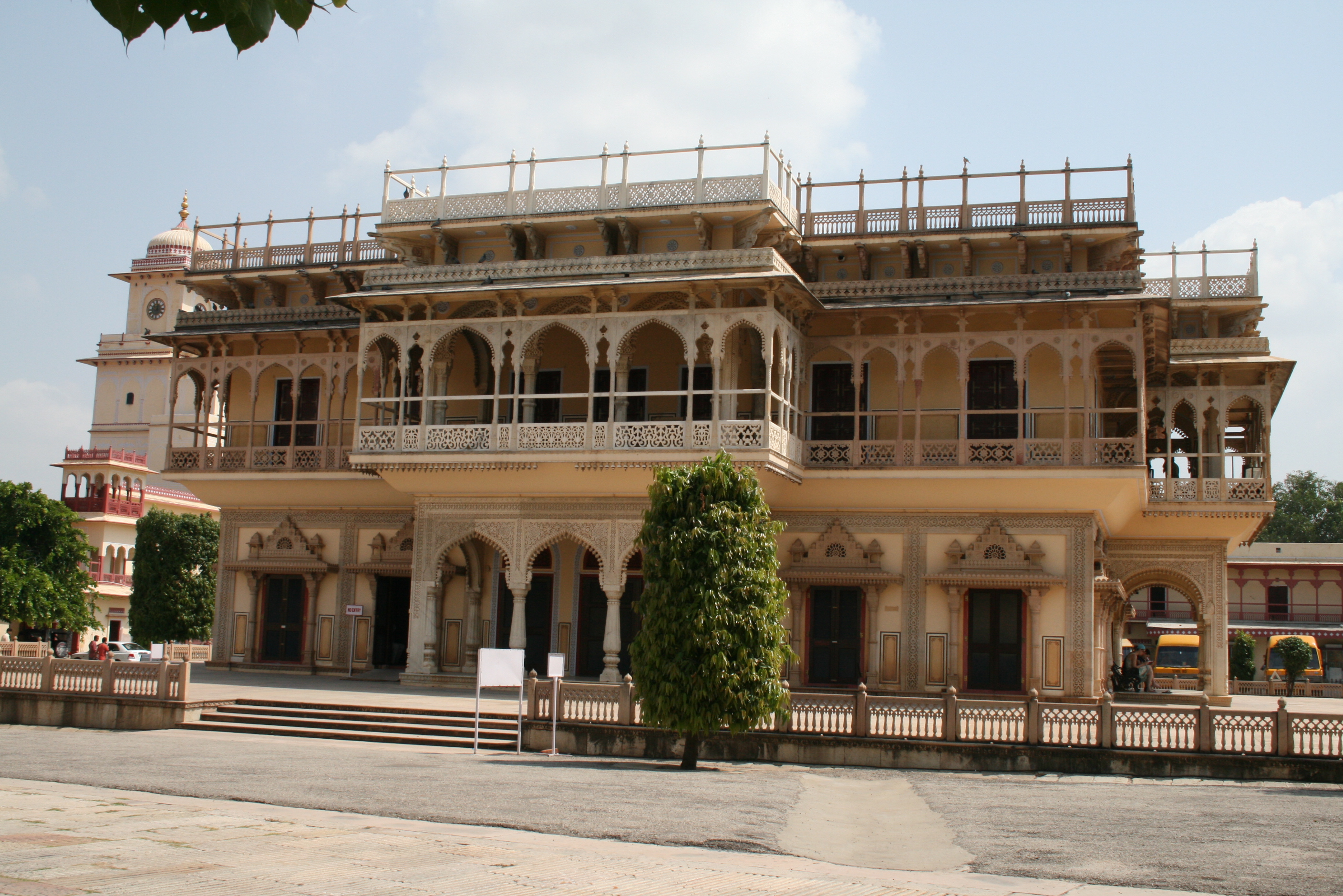 City palace. Мубарак Махал Джайпур. Дворец мубарак Махал. Мубарак Махал. Mubarak Mahal Jaipur.