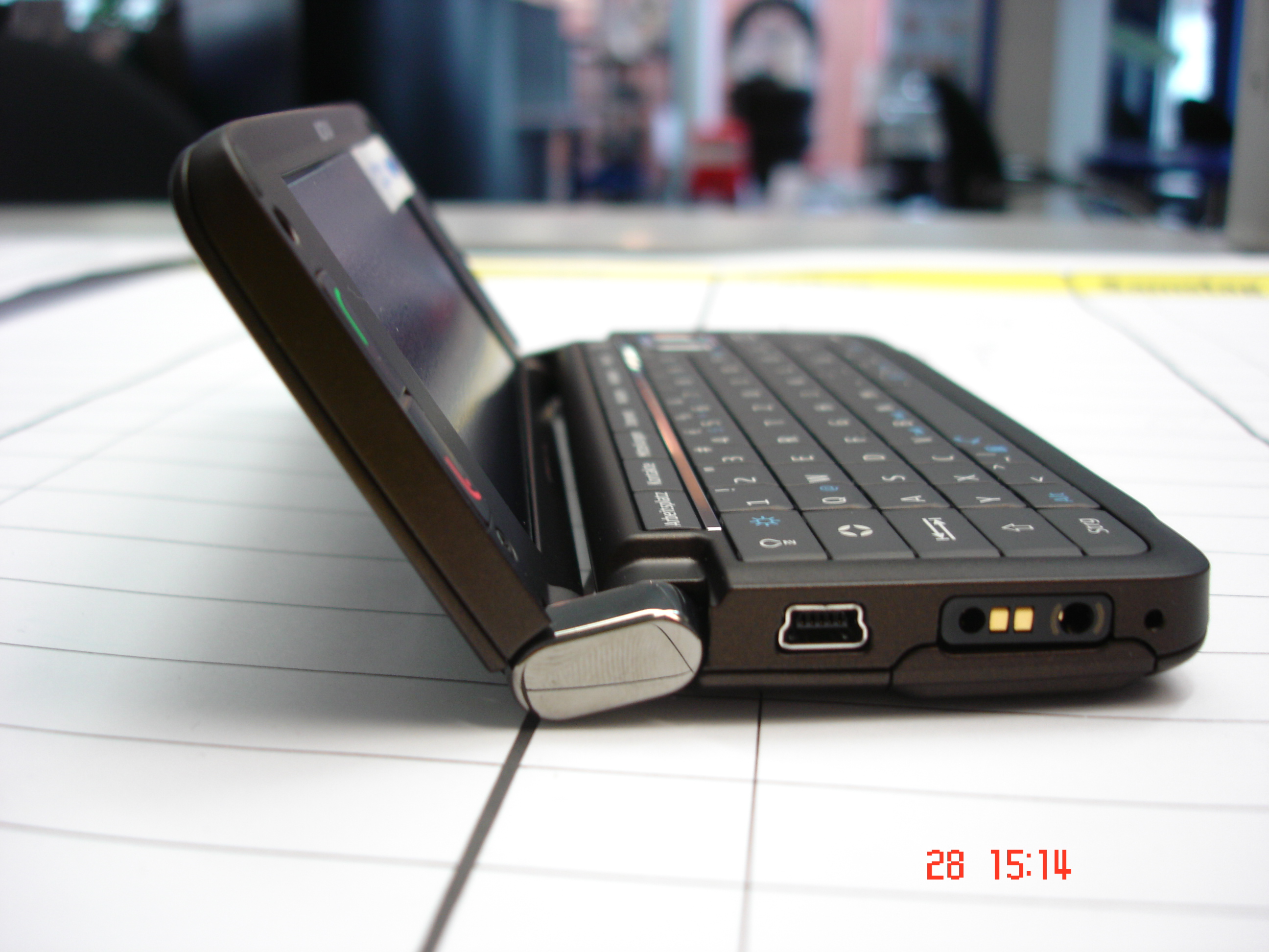 Nokia 7600 3G UMTS 2100 Original Bluetooth 2.0 0.3MP Phone