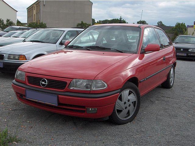 File:Opel Astra H Fünftürer.JPG - Wikipedia